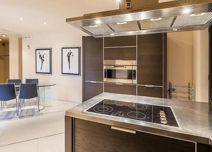 Vila Elda 6, Emma Loano