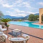 Villa Elda 6, Emma Loano