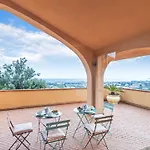 Villa Elda 6, Emma Loano