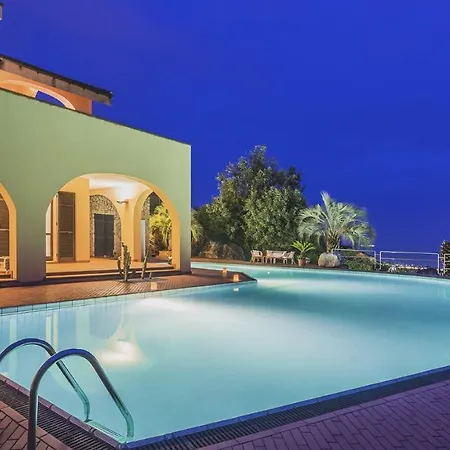 Villa Elda 6, Emma Loano