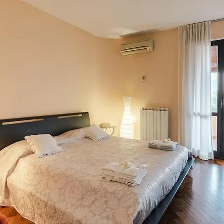 Elda 6, Emma Villa Loano