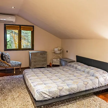 Villa Elda 6, Emma Loano